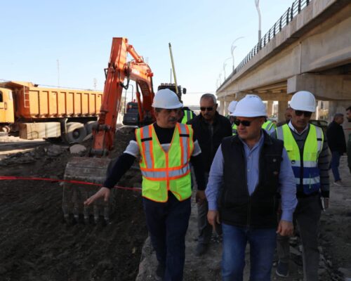 مدير عام مديرية البلديات العامة يزور مشروع تقاطع الجمهورية المجسر في الديوانية