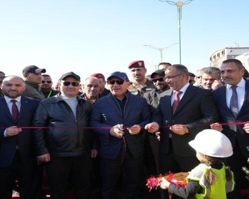 وزير الاعمار والاسكان والبلديات العامة يفتتح مجسر الصدرين في مدينة السماوة