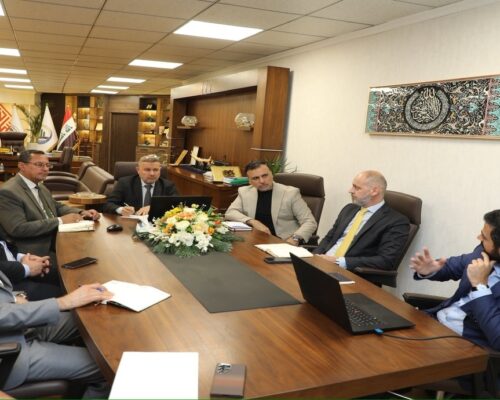 مدير عام البلديات يترأس اجتماع مع الشركة البريطانية المختصة بتعزيز الجانب الاقتصادي لطريق التنمية