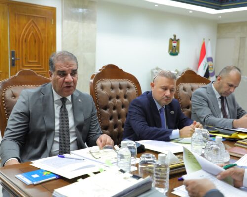 مدير عام البلديات العامة يشارك بأجتماع الهيأة العليا للتنسيق بين المحافظات لأراضي الملاكات التربوية