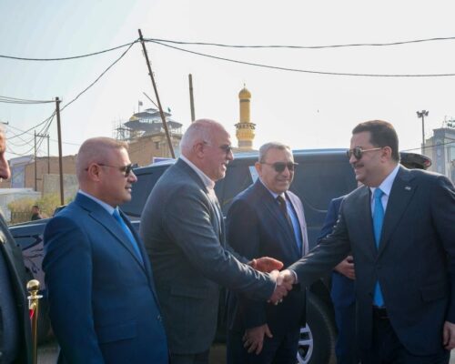 مدير عام البلديات العامة يحضر اطلاق رئيس الوزراء لمشروع تأهيل مداخل مرقد (محمد بن علي الهادي)