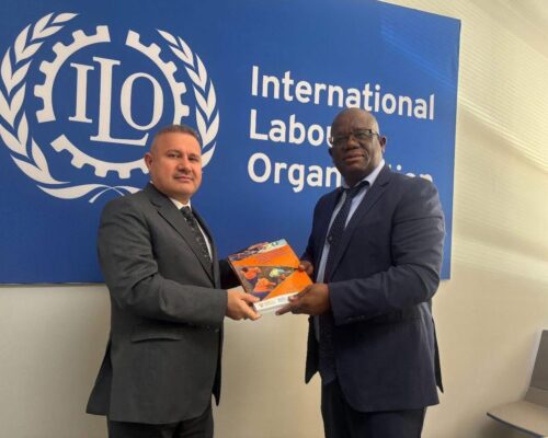 مدير عام البلديات يشارك في برامج الاشغال العامة ‏ في دولة جنوب افريقيا