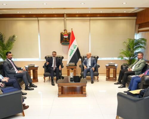 مدير عام البلديات العامة يشارك في حضور لقاء وزير الإعمار بمحافظ كركوك