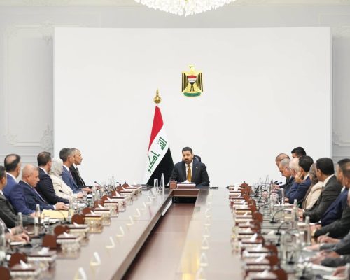 مدير عام البلديات العامة يشارك في اللقاء الذي ترأسه رئيس مجلس الوزراء مع رؤساء هيآت الاستثمار في المحافظات كافة
